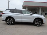 New 2025 Mitsubishi Outlander SE image 3