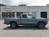 Used 2025 Nissan Frontier SV image 6
