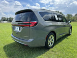 Used 2022 Chrysler Pacifica Limited image 5