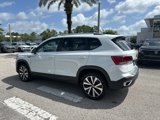 Used 2024 Volkswagen Taos SE image 4