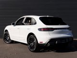Used 2025 Porsche Macan image 3