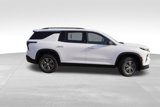 New 2025 Chevrolet Traverse LT w/ Driver Confidence Package image 2