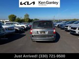 Used 2016 Chrysler Town & Country Touring image 6