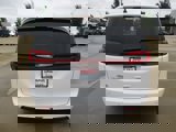 Used 2024 Chrysler Pacifica Touring-L image 5