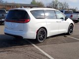 New 2025 Chrysler Pacifica Limited image 4
