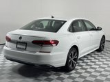 Used 2022 Volkswagen Passat 2.0T SE image 5