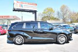 Used 2021 Toyota Sienna XLE image 2