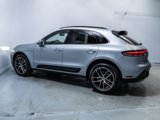 Certified 2024 Porsche Macan image 2
