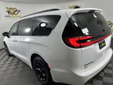 New 2024 Chrysler Pacifica Premium image 5