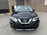 Used 2017 Nissan Rogue SV w/ SV Premium Package image 2