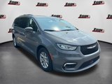 Certified 2022 Chrysler Pacifica Touring-L image 3