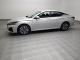 Used 2023 Nissan Altima 2.5 SV image 2
