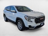 Used 2024 GMC Terrain SLE image 3