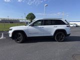 Used 2023 Jeep Grand Cherokee Altitude image 2