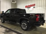 Used 2022 Chevrolet Silverado 2500 Custom w/ Custom Value Package image 3