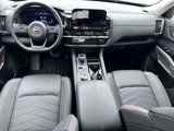 New 2025 Nissan Pathfinder Platinum image 2