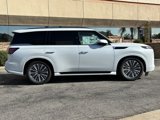 New 2025 INFINITI QX80 Luxe image 2