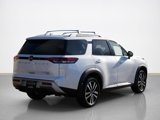 New 2025 Nissan Pathfinder Platinum image 2