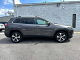 Used 2019 Jeep Cherokee Limited image 2