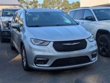 Used 2023 Chrysler Pacifica Touring-L image 2