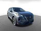 Used 2024 Nissan Rogue SV image 3