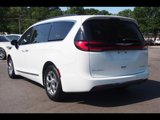 Used 2023 Chrysler Pacifica Limited image 3