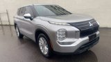 Used 2022 Mitsubishi Outlander ES image 3