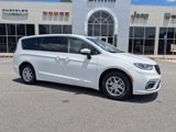 Used 2023 Chrysler Pacifica Touring-L image 2