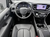 New 2025 Chrysler Pacifica Select image 4