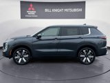 New 2025 Mitsubishi Outlander SE image 2