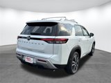 New 2025 Nissan Pathfinder Platinum image 6