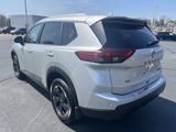 Used 2024 Nissan Rogue SV w/ SV Premium Package image 5