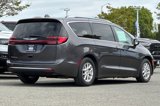 Used 2021 Chrysler Pacifica Touring-L image 5