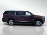Used 2023 GMC Yukon XL SLT w/ SLT Luxury Package image 4
