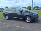 Used 2023 Chrysler Pacifica Touring-L image 2