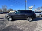 Used 2017 Chevrolet Traverse LT image 2