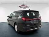 Used 2023 Chrysler Pacifica Touring-L image 5