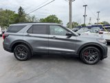 Used 2025 Ford Explorer ST image 2