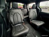 New 2025 Chrysler Pacifica Select image 5