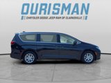 Used 2023 Chrysler Pacifica Touring-L image 2