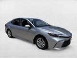 Used 2025 Toyota Camry LE image 3