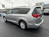 Used 2018 Chrysler Pacifica Touring-L image 3