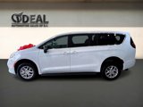 Used 2024 Chrysler Pacifica Touring image 2