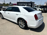 Used 2019 Chrysler 300 Touring w/ Driver Convenience Group image 5