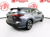 Used 2024 Toyota Highlander XLE image 3