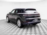 Used 2024 Porsche Cayenne image 3