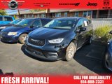 Used 2024 Chrysler Pacifica Touring-L image 5