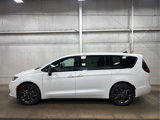 New 2026 Chrysler Pacifica Select image 2