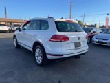 Used 2015 Volkswagen Touareg VR6 image 4