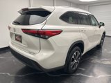 Used 2021 Toyota Highlander XLE image 3
